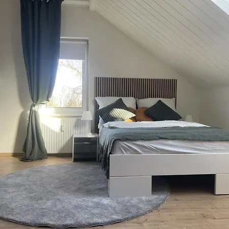 Gemuetliches Mansarden-apartment Mit 2 Schlafzimmern & Separater Kueche Herne