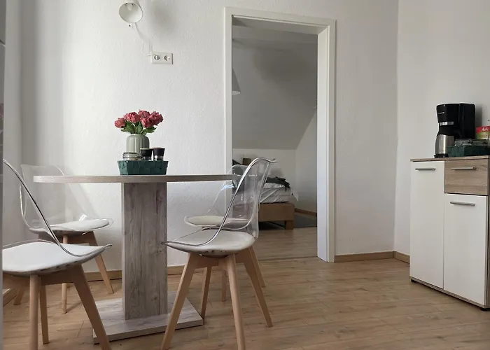 Gemütliches Mansarden-apartment Mit 2 Schlafzimmern&separater Küche