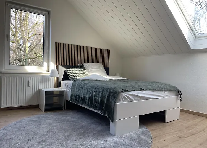 Gemütliches Mansarden-apartment Mit 2 Schlafzimmern&separater Küche Apartment *