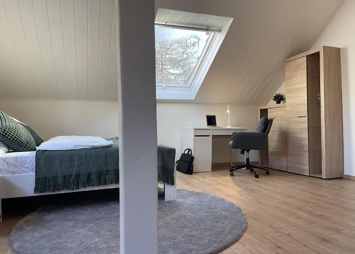 Appartamento Gemuetliches Mansarden-apartment Mit 2 Schlafzimmern & Separater Kueche *