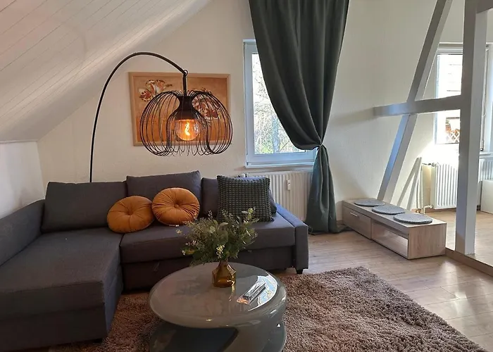 Gemuetliches Mansarden-apartment Mit 2 Schlafzimmern & Separater Kueche Appartamento