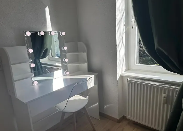 Gemütliches Mansarden-apartment Mit 2 Schlafzimmern&separater Küche *